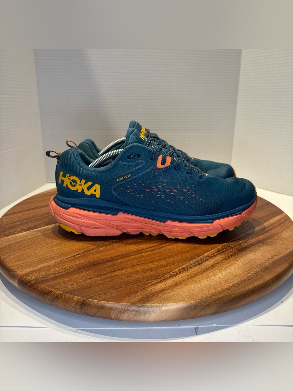 HOKA Challenger ATR 6 GTX Gore-Tex Women's Trail Running Shoes Size 9B